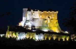 Murol, un château auvergnat en pleine lumière