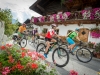 Familie auf Radtour - Tauernradweg