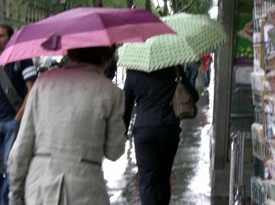 La météo désastreuse, un impact sur les intentions de vacances des français ?