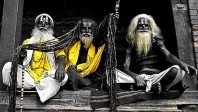 Des saints, la peau sur les os