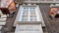 Scotland Yard met Hyatt sous clés