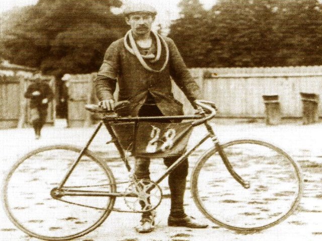 L’Anjou fête la petite reine… de 1903 !