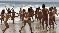 Chassez le naturiste… Il revient au bungalow !