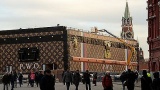 Une gigantesque malle Vuitton sur la Place Rouge