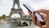Les touristes touchent Paris du doigt pour les fêtes