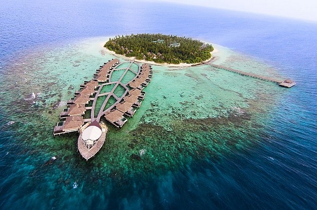 Outrigger investit les Maldives