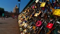 Paris se sépare des cadenas du Pont des Arts