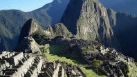 Le Pérou grimpe marche après marche
