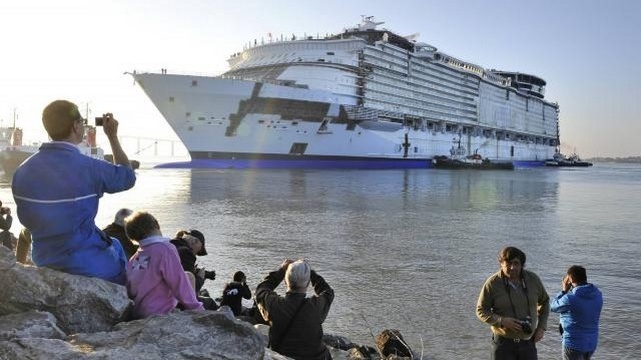Cherbourg-en Cotentin accueille le plus grand paquebot du monde