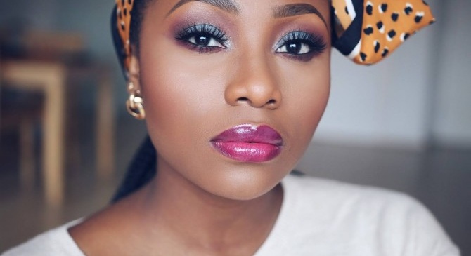 How to apply make up on black skin on holiday ?