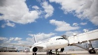 Pourquoi Aéroport de Paris fait-elle payer plus cher les compagnies aériennes ?