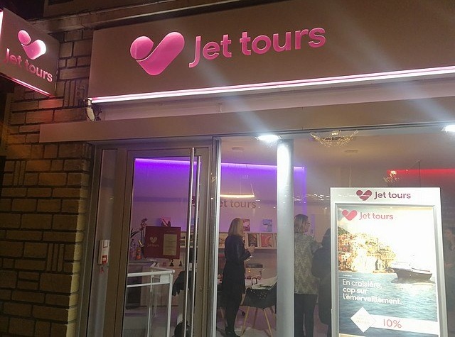 Une toute nouvelle Jet tours à Courbevoie