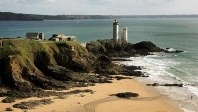 Des plages bretonnes pour faire la crèpe… et surfer sur la vague