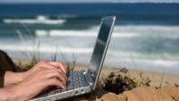 Internet, toujours premier canal pour choisir ses vacances