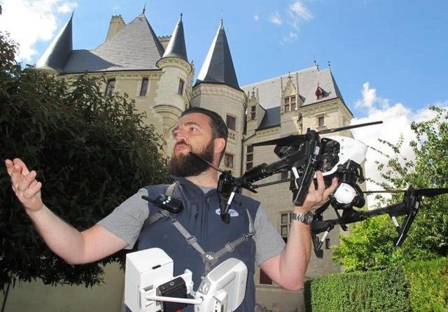 Visiter un château depuis un drone