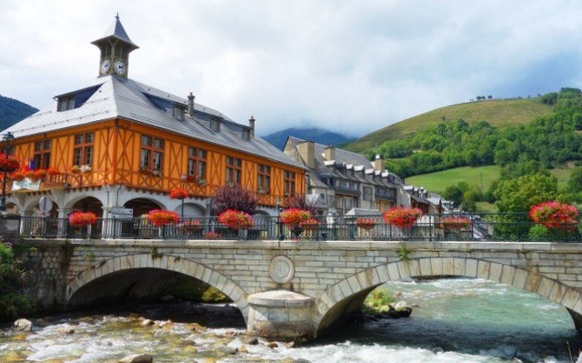 Des Ponts de Mai au mieux dans les Hautes-Pyrénées