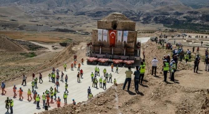 Turkey: displacement of a historic hammam threatened with engulfment