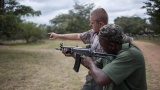 Braconniers et Touristes au coude à coude en Afrique noire