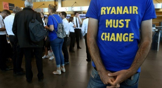 Low cost tourism: the metamorphosis of Ryanair