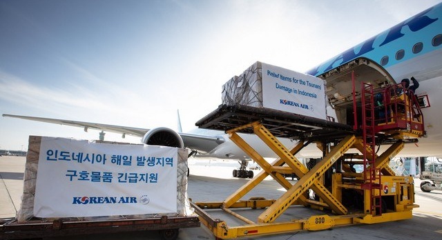 Korean Air provides emergency assistance to tsunami victims in Indonesia