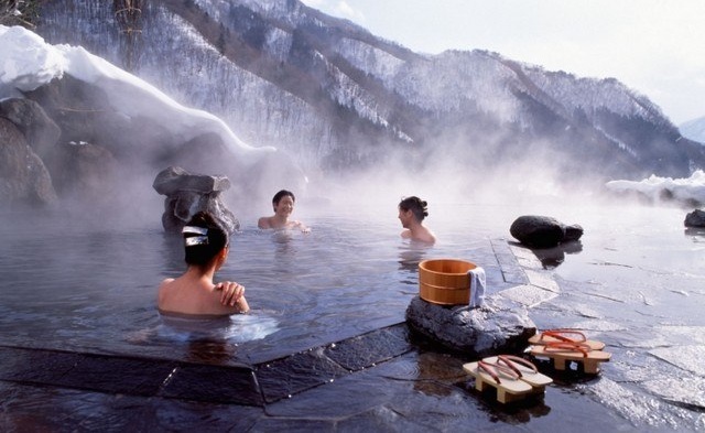 Tourisme thermal : dans le grand bain au Japon