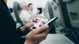 Comment l’usage du smartphone en vol peut mener un touriste en prison