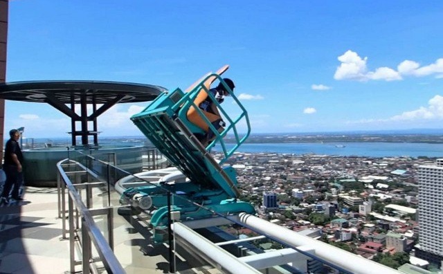 Cebu Edge Coaster, inside the flying machine