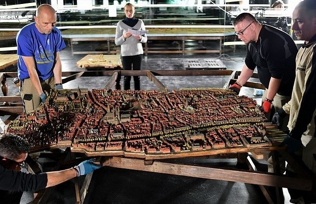 A lille, du beau monde en relief