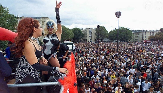 La Techno parade à Paris