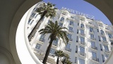 Cannes : Palaces en chantier sur la Croisette