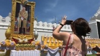 Le roi de Thaïlande en confinement … avec 19 femmes
