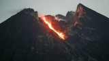 Le plus dangereux volcan d’ Indonésie en éruption