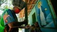 Brésil : la lutte acharnée des autochtones contre la covid et l’état