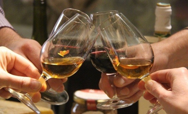 Aux Caves Ambacia : bon vin, bonne chère, bon’heur !