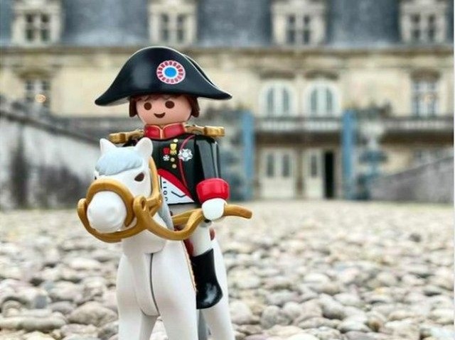 Aux Invalides, Playmobil fait des pieds et des mains