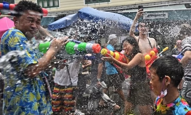 On fête le Nouvel An dans les rues thaïlandaises alors que le Tourisme repart en flèche