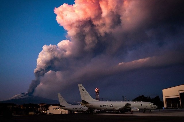 L’éruption de l’Etna contraint la fermeture de l’aéroport de Catane