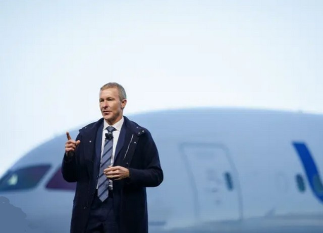 Pourquoi le patron de United Airlines s’inquiète des concurrents qui survolent encore la Russie