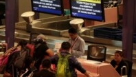 Des compagnies aériennes asiatiques suspendent leurs vols à Bali en raison des cendres du volcan