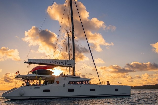 Catlante Catamarans suit de près le soleil
