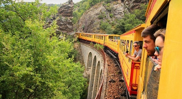 Ce train jaune catalan qui file depuis 100 ans