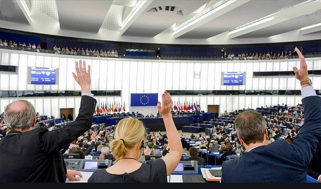 Αποτέλεσμα εικόνας για European Parliament’s call for protection against airline insolvency matches travel agents’ demands