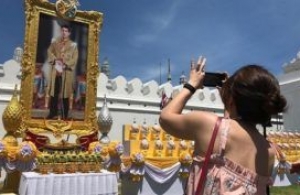 Le roi de Thaïlande en confinement … avec 19 femmes
