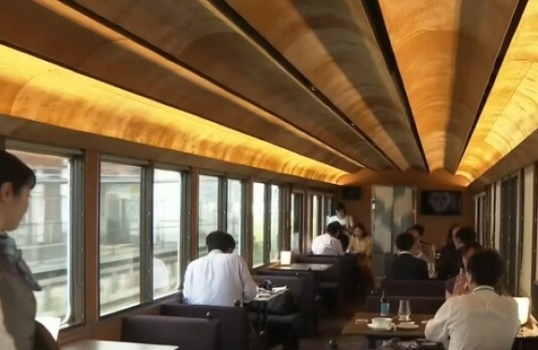 Discover Singapore on a tourist train in Japan