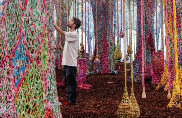 Ernesto Neto au Grand Palais rythmes et couleurs