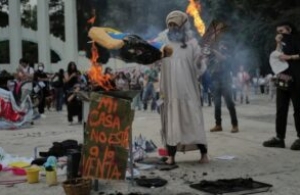 Grogne et violences contre les touristes à Mexico City