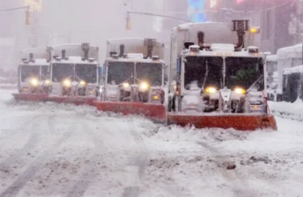 Destination Etats-Unis : la côte Est, paralysée par une tempête de neige historique